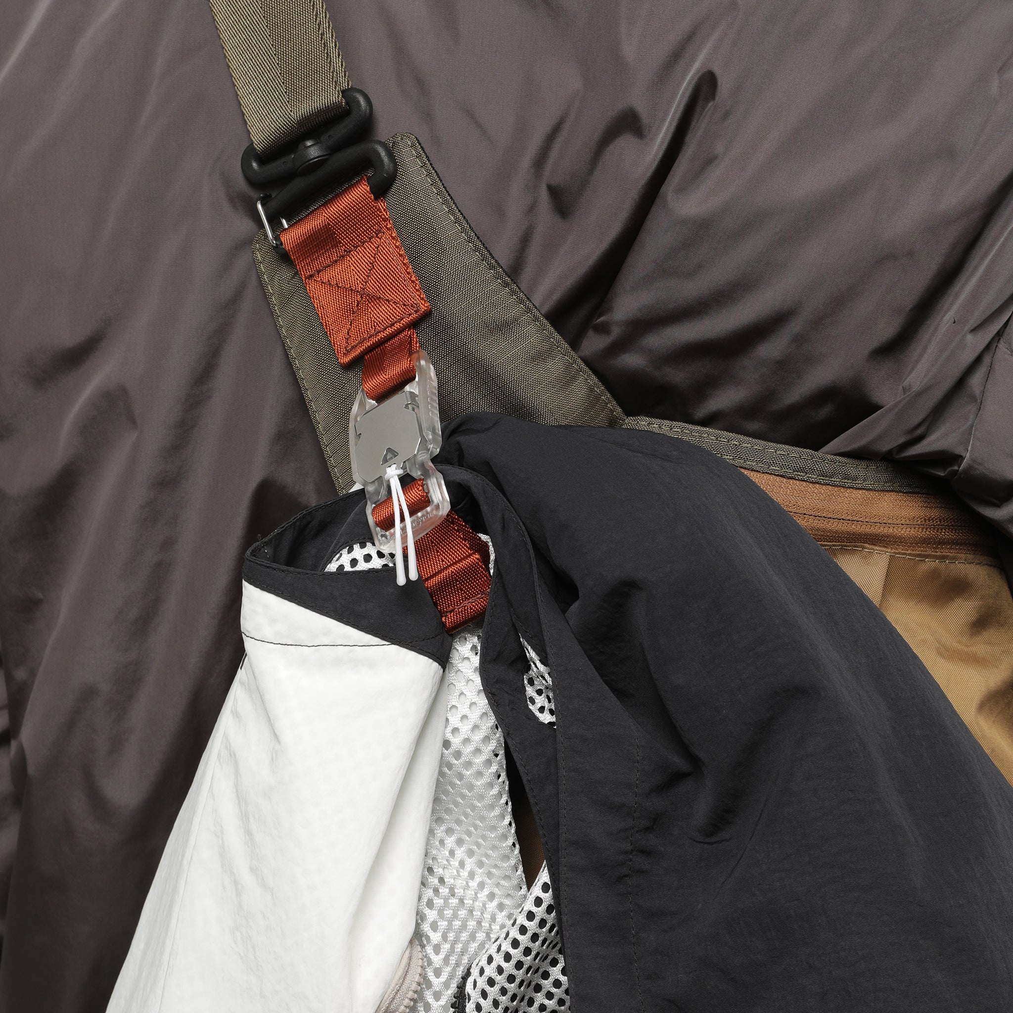 Unit Shoulder Bag - RND Edition - ECOPAK - Black/Grey – DSPTCH