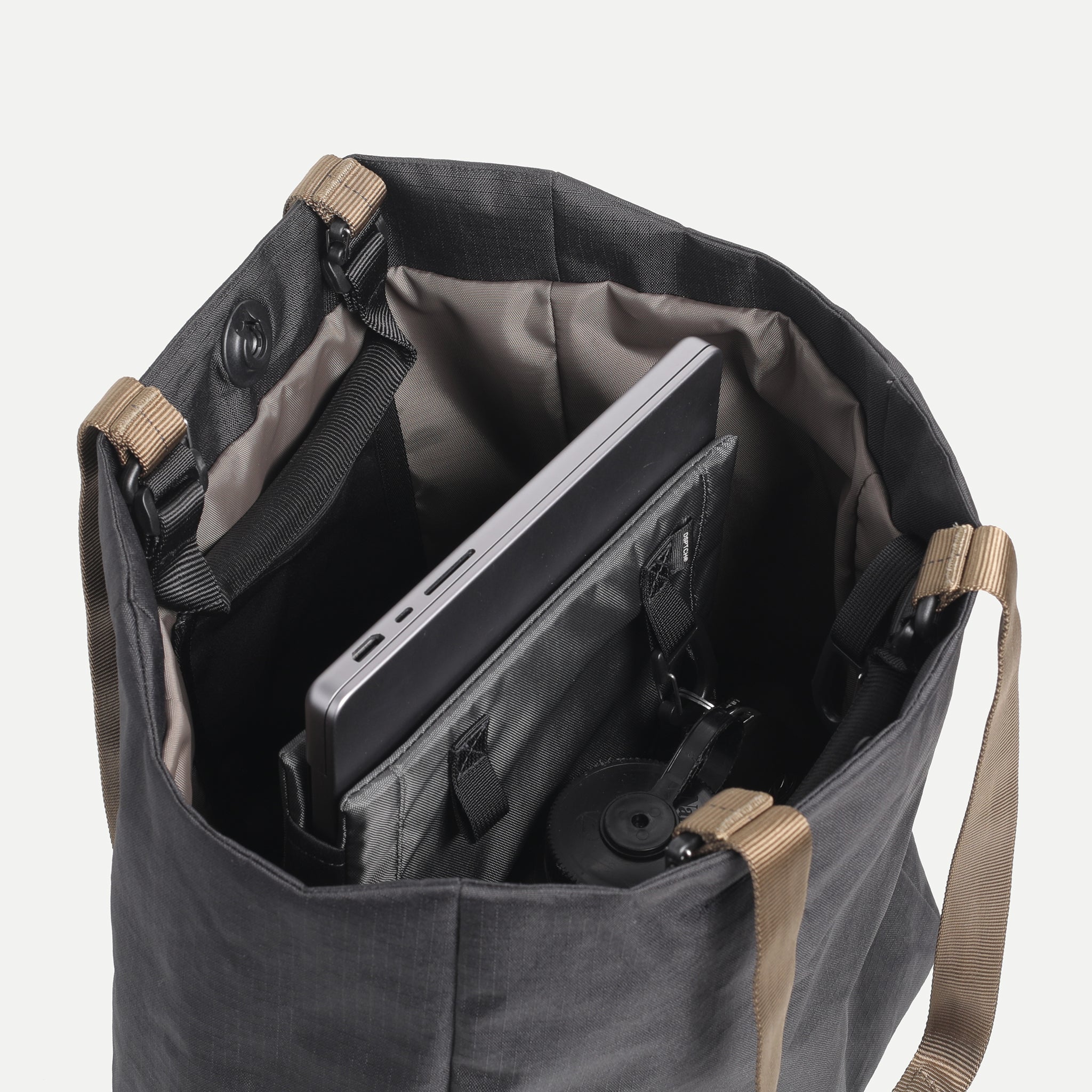 バッグ DSPTCH TOTE INSERT PORTRAIT Tote Insert - Portrait – DSPTCH
